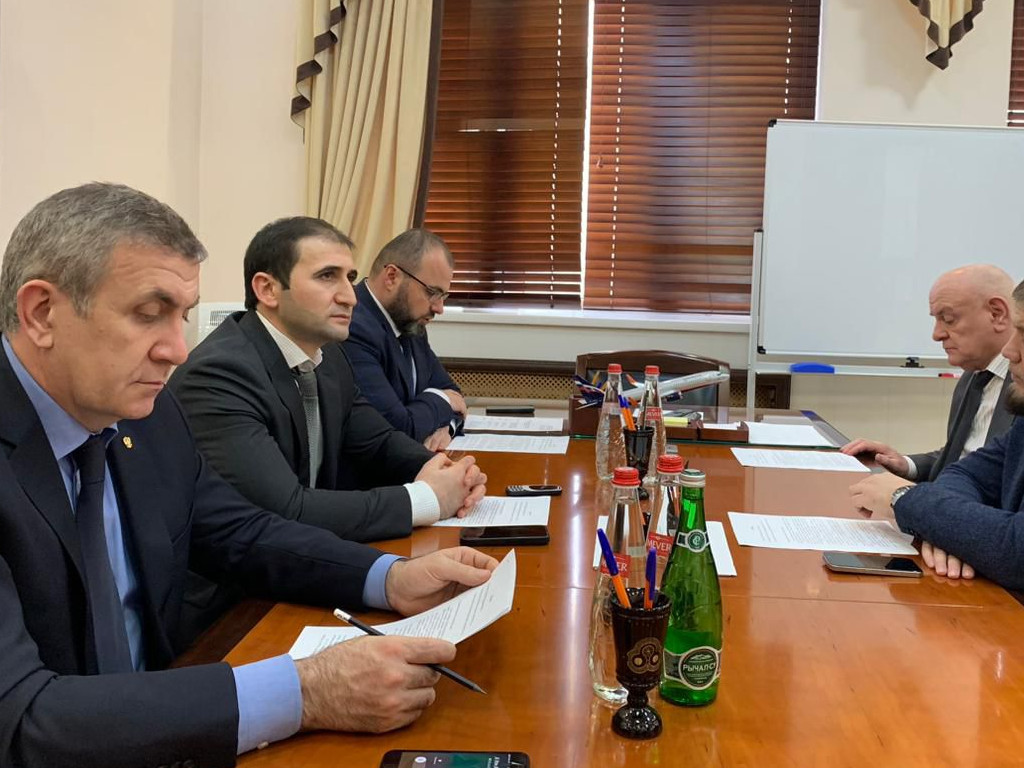 Запир Алхасов принял участие в заседании Общественного совета при Управлении Росреестра по Республике Дагестан
