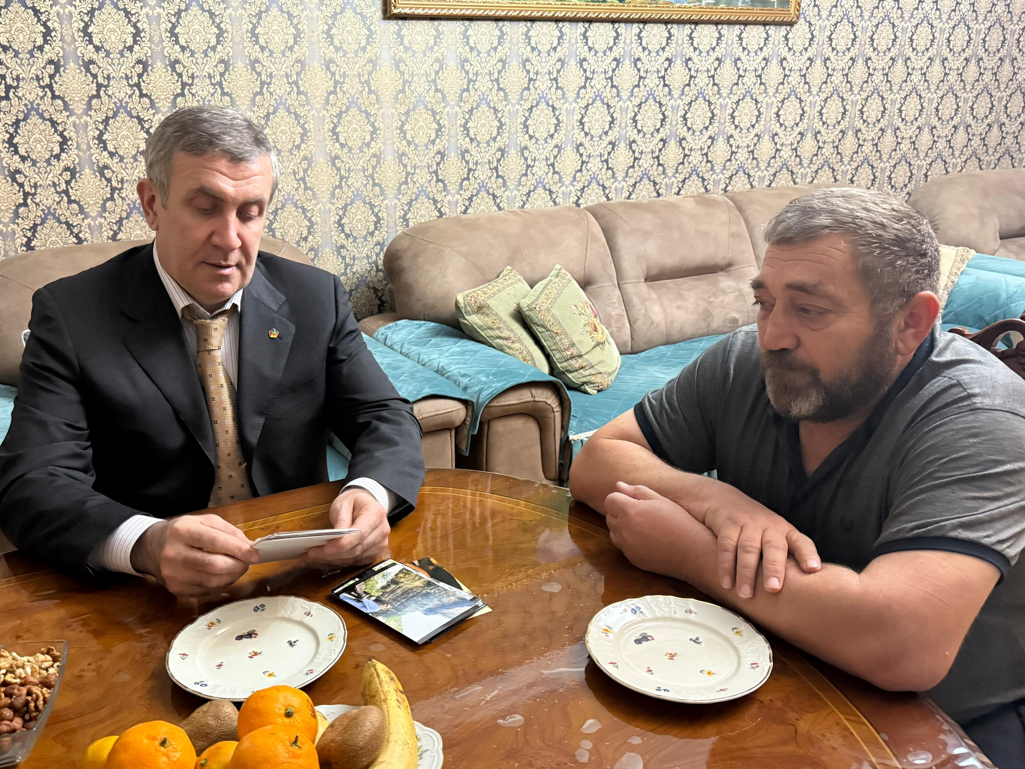 Запир Алхасов встретился с родителями героя Хабиба Алиева