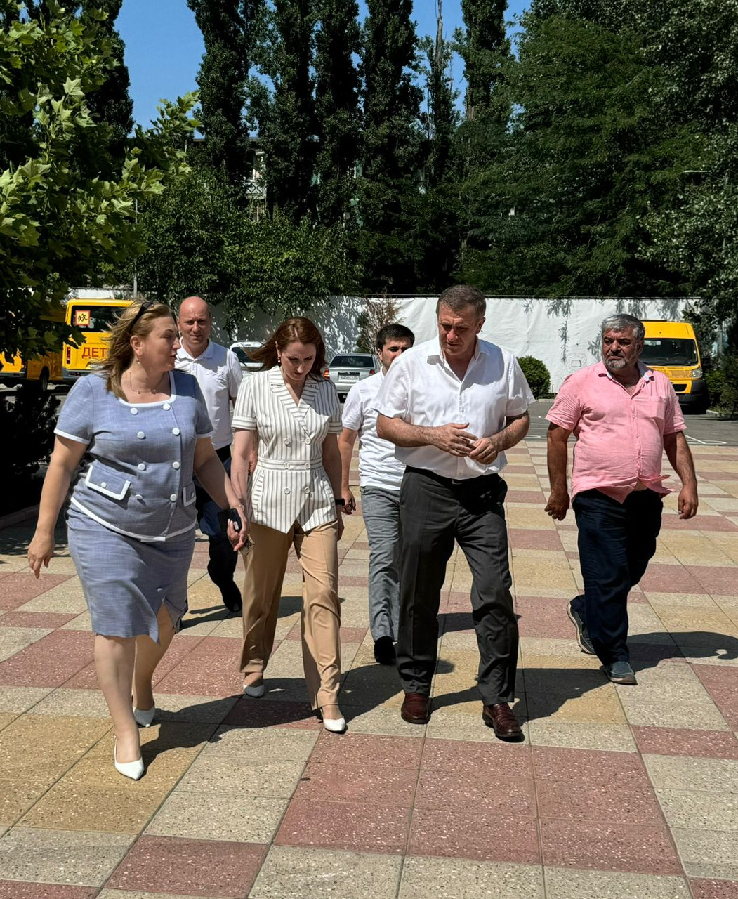 Запир Алхасов провел встречу по теме дистанционного дополнительного образования
