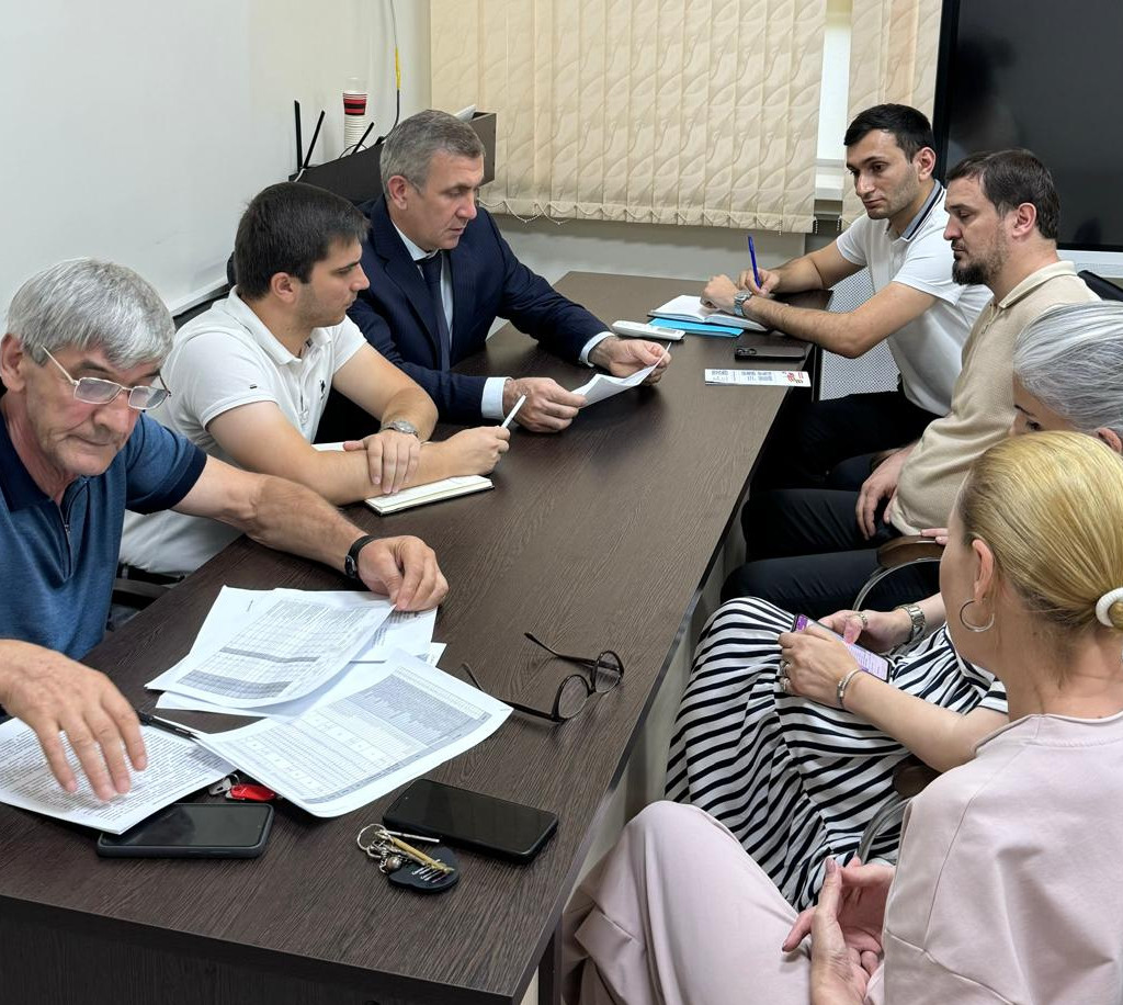 Запир Алхасов посетил фонд «Защитники Отечества»