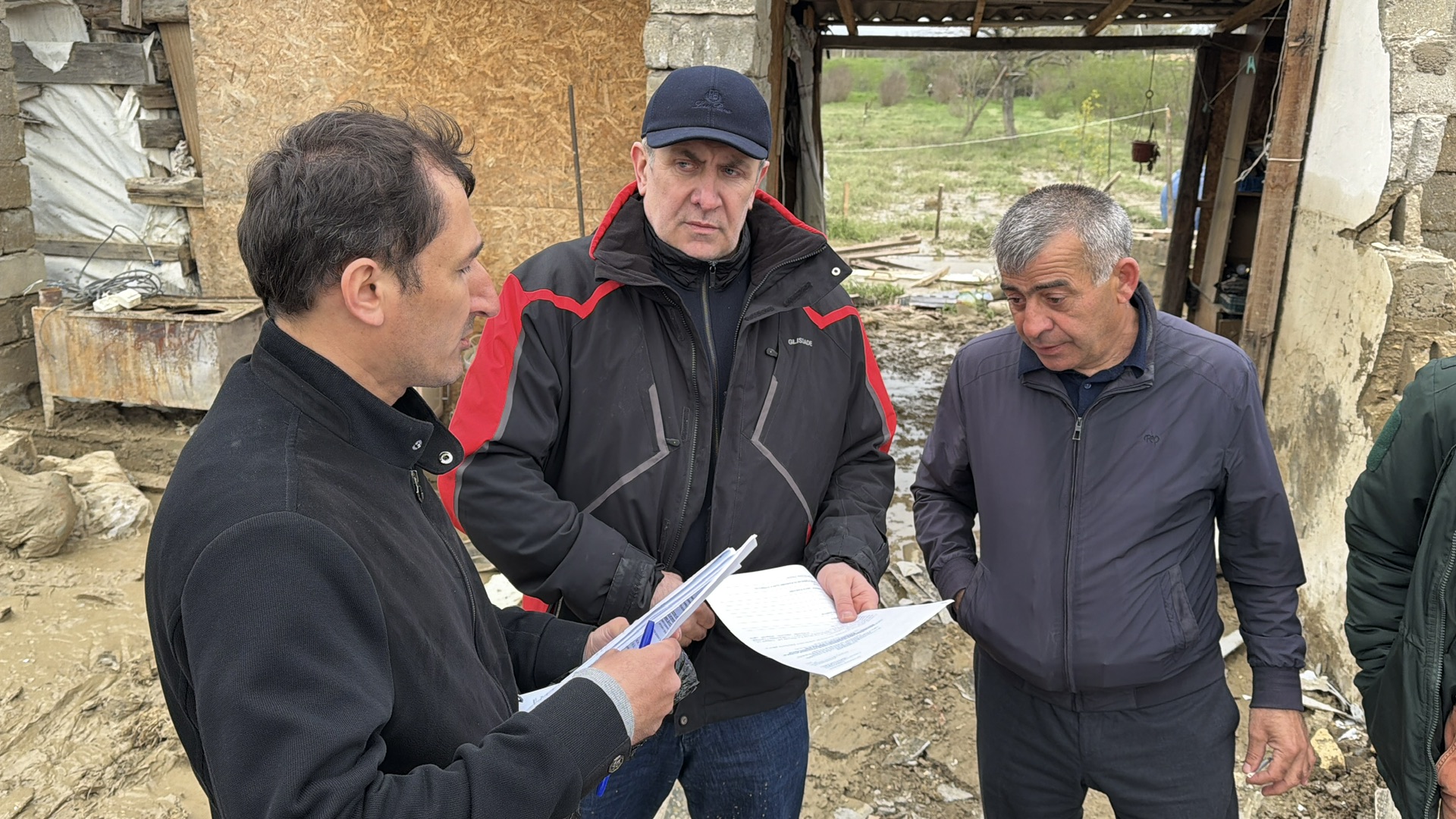 З.Алхасов посетил Дербентский район в связи с последствиями обильных осадков, приведших к подтоплению ряда населённых пунктов муниципалитета