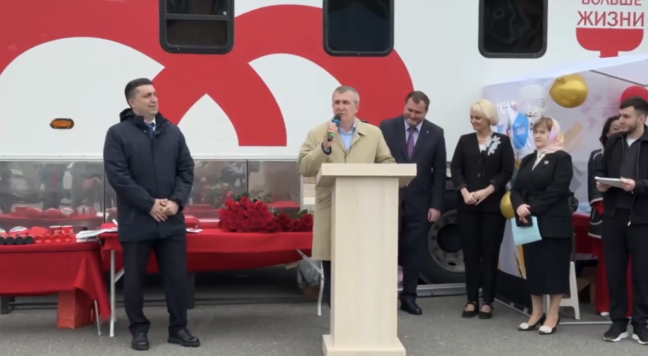 20  апреля Уполномоченный принял участие во Всероссийской акции «Код донора. Единство», приуроченной к Году единства народов России и празднованию Национального дня донора, совместно с сотрудниками аппарата