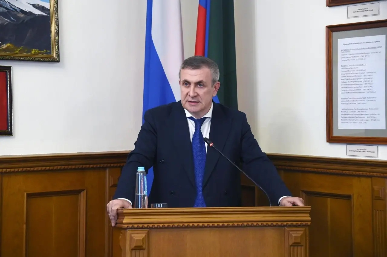 Уполномоченный принял участие в заседании профильного комитета Народного Собрания Республики Дагестан, в рамках которого был рассмотрен ежегодный доклад о деятельности Уполномоченного по правам человека в Республике Дагестан в 2025 году