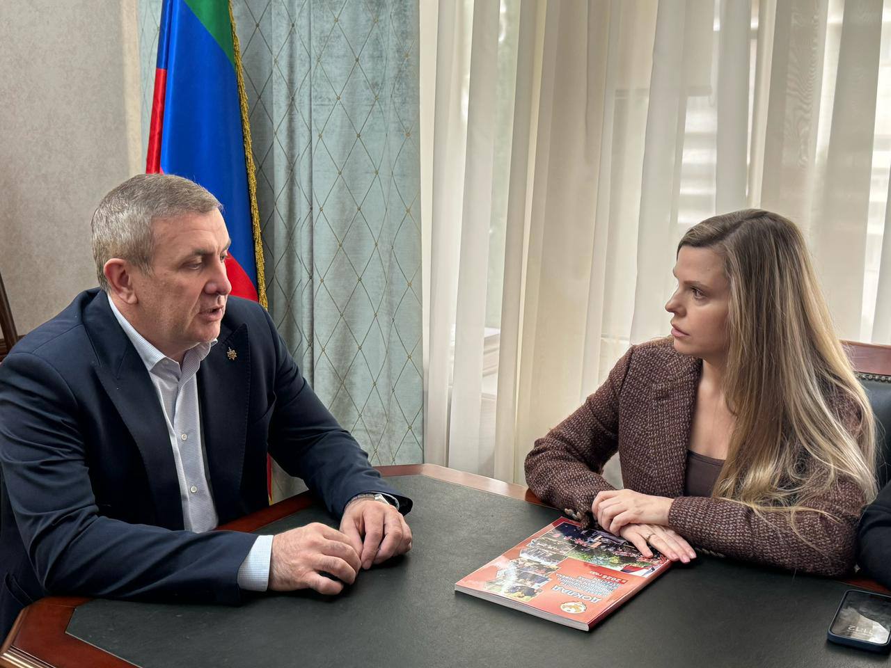 Запир Алхасов провёл встречу с президентом благотворительного фонда «Ангел Надежды» Светланой Романовой