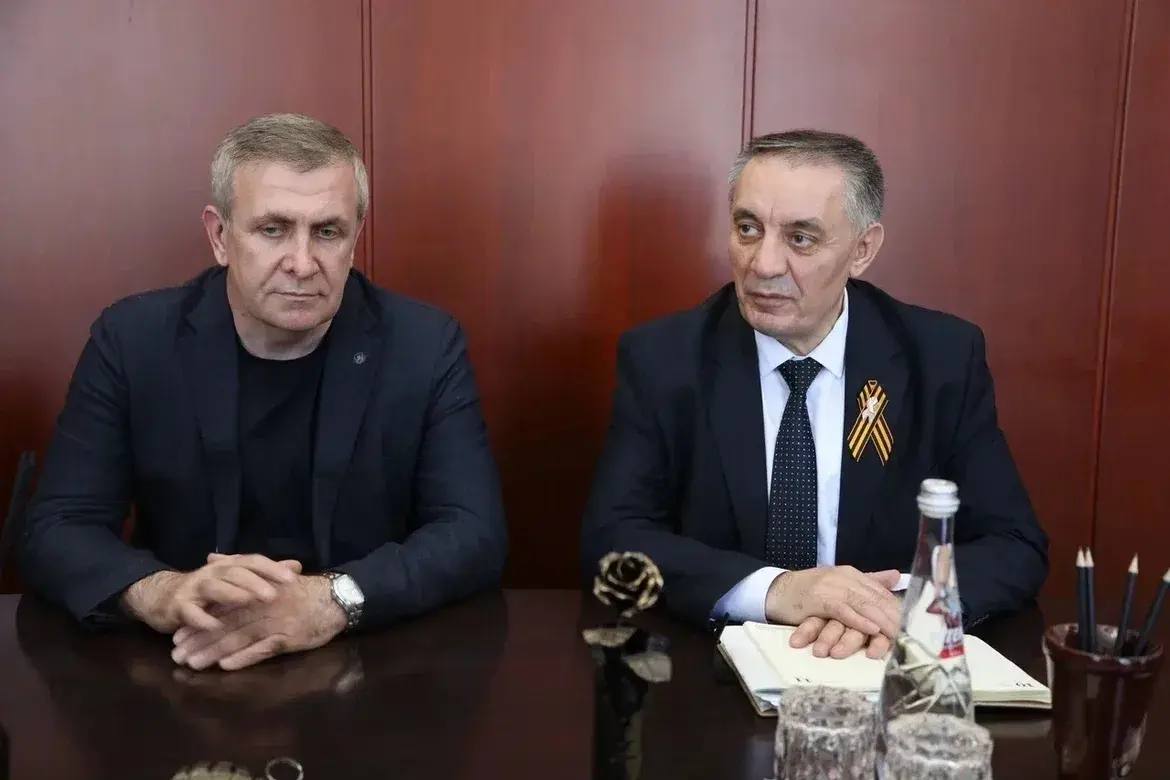 Запир Алхасов провёл встречу с вице-премьером РД Абдурахманом Махмудовым