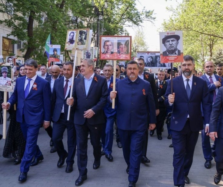 Запир Алхасов принял участие в шествии Бессмертного полка