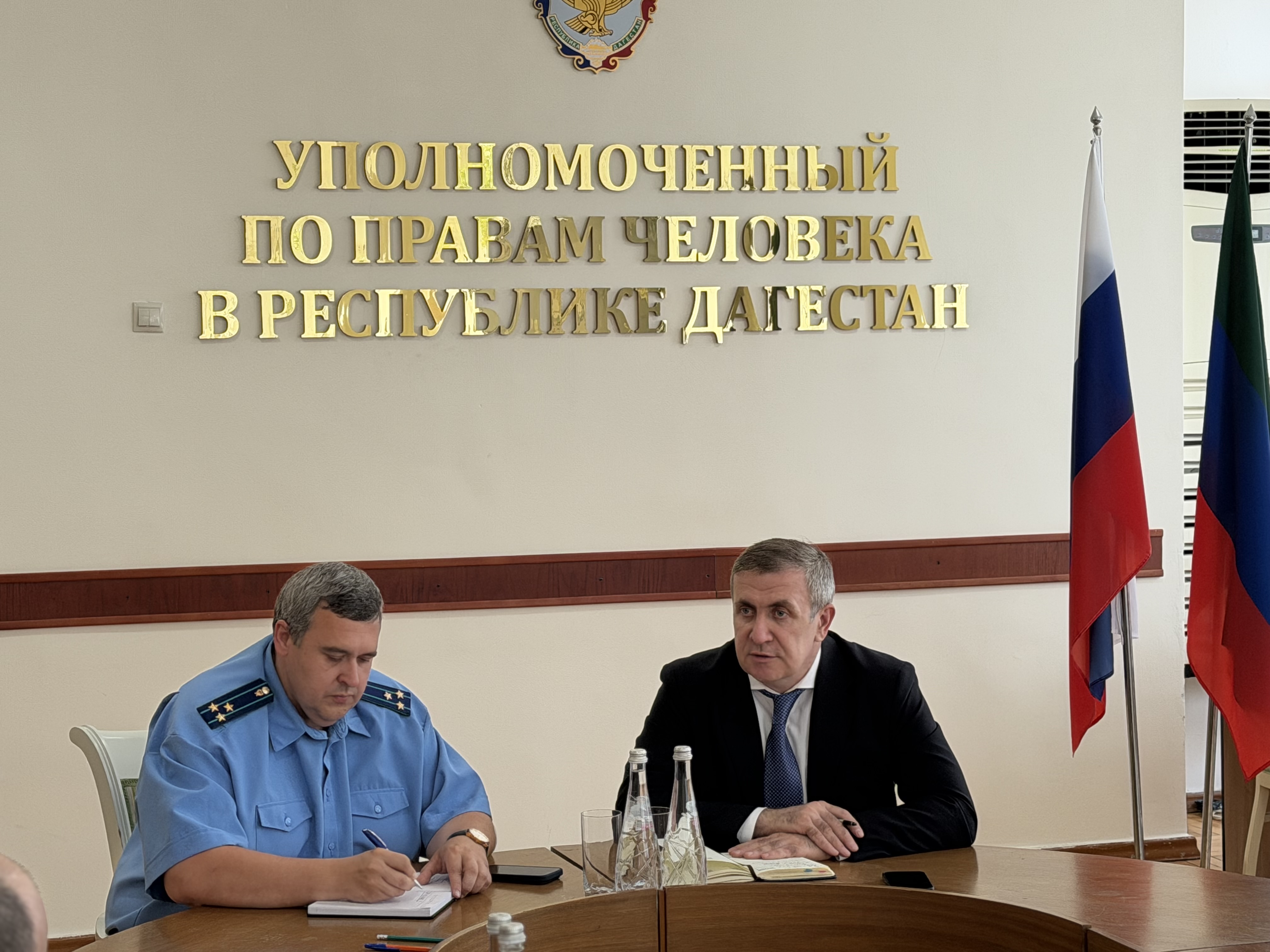 Омбудсмен Дагестана Запир Алхасов и Махачкалинский транспортный прокурор провели совместный приём граждан