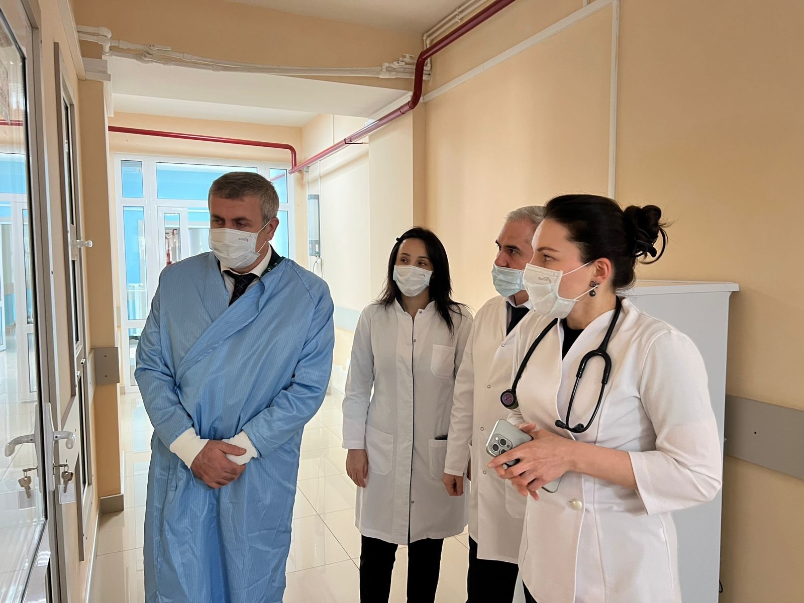 Уполномоченного по правам человека в РД посетил инфекционную больницу в Махачкале