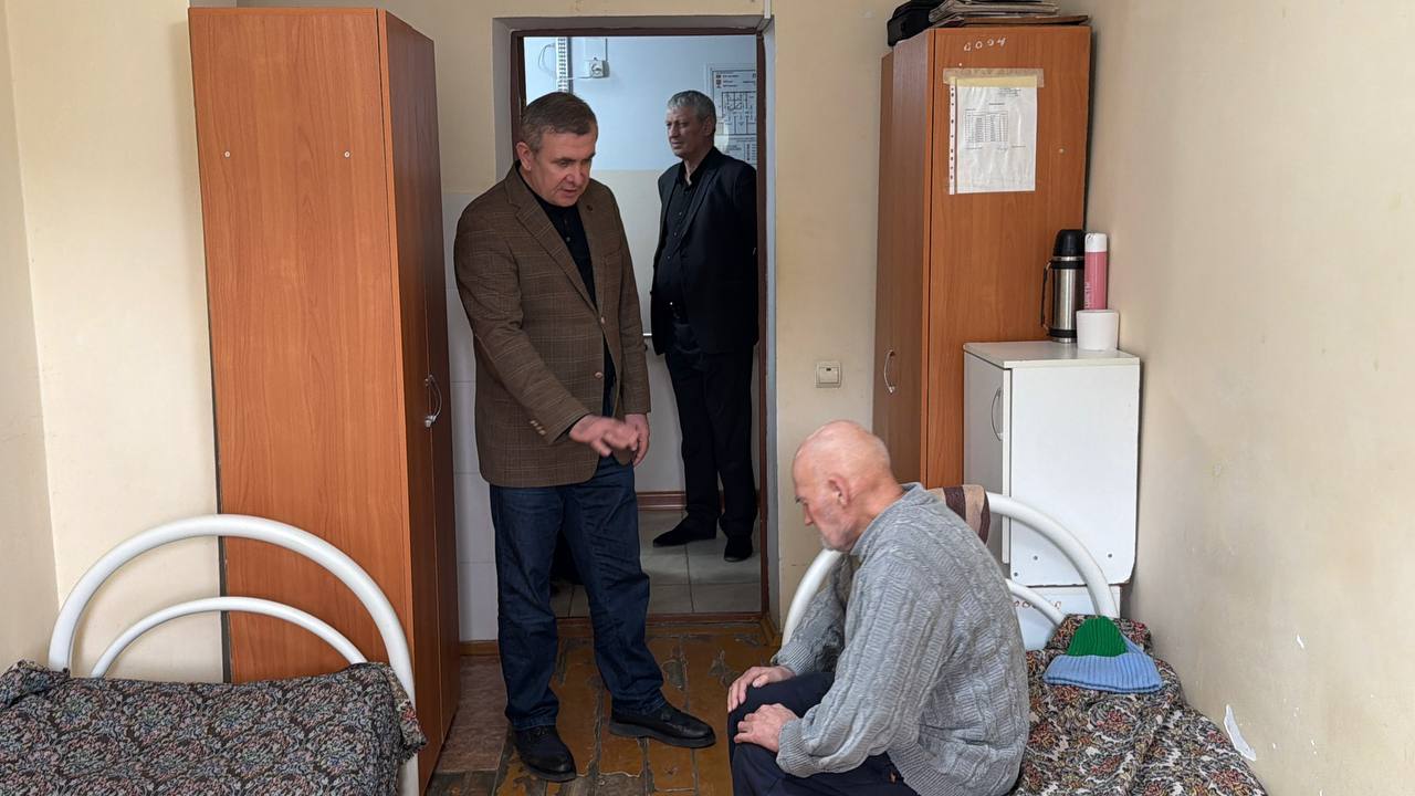 Уполномоченный посетил ГКУ РД «Комплексный социальный центр по оказанию помощи лицам без определенного места жительства»