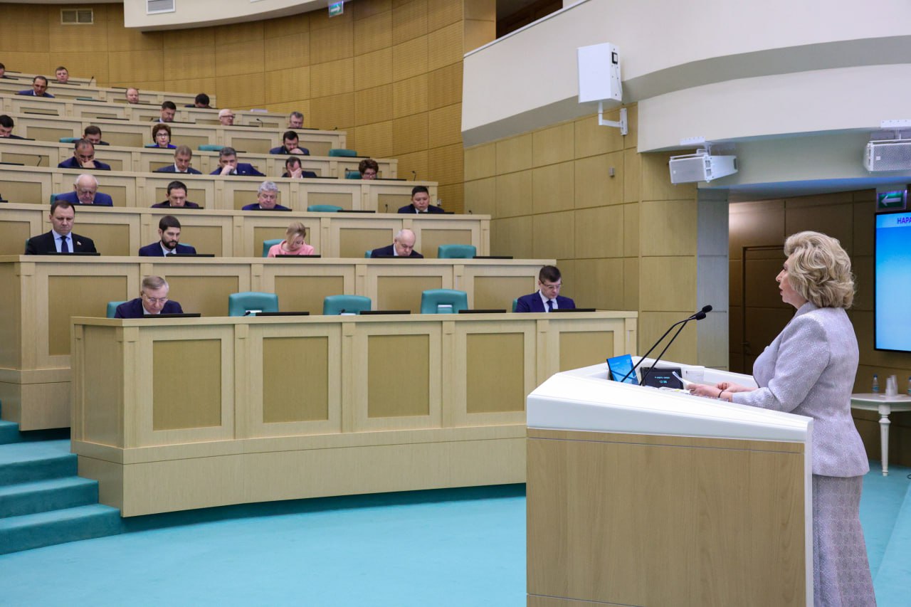 З. Алхасов принял участие в заседании Совета Федерации, на котором Уполномоченный по правам человека в Российской Федерации представила Доклад о деятельности за 2025 год.