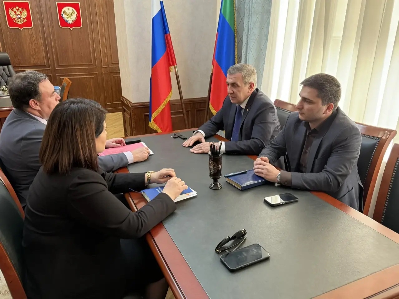 Запир Алхасов провел рабочую встречу с Александром Бродом