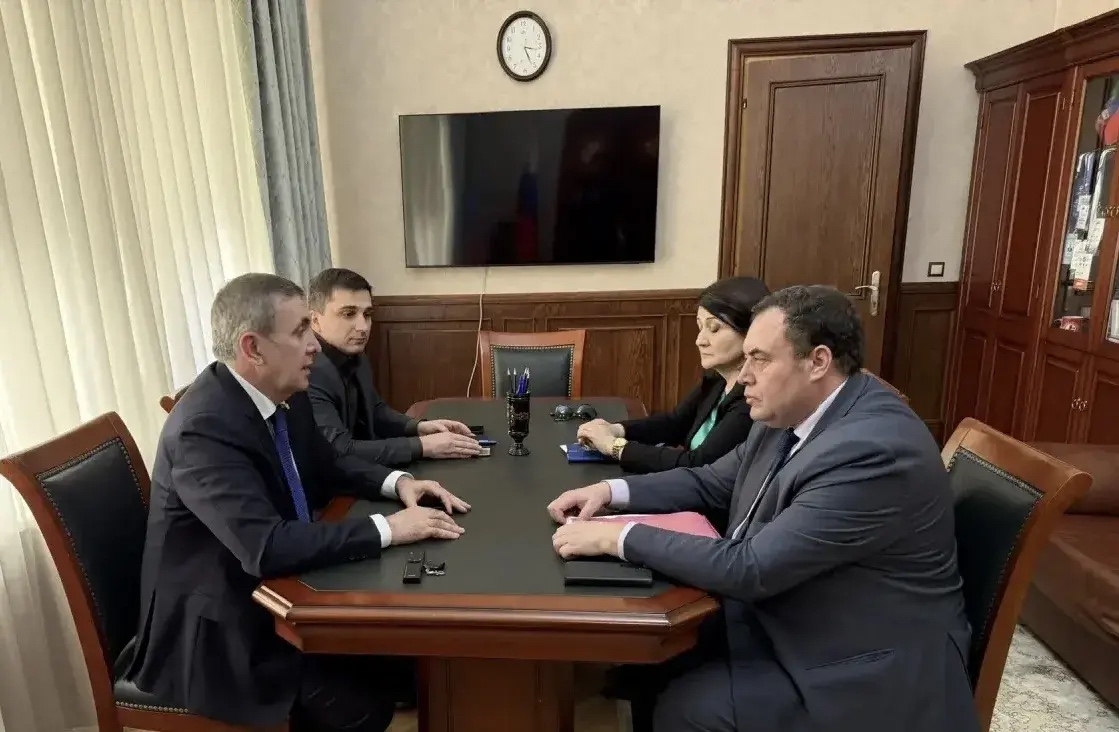 Запир Алхасов провел рабочую встречу с Александром Бродом