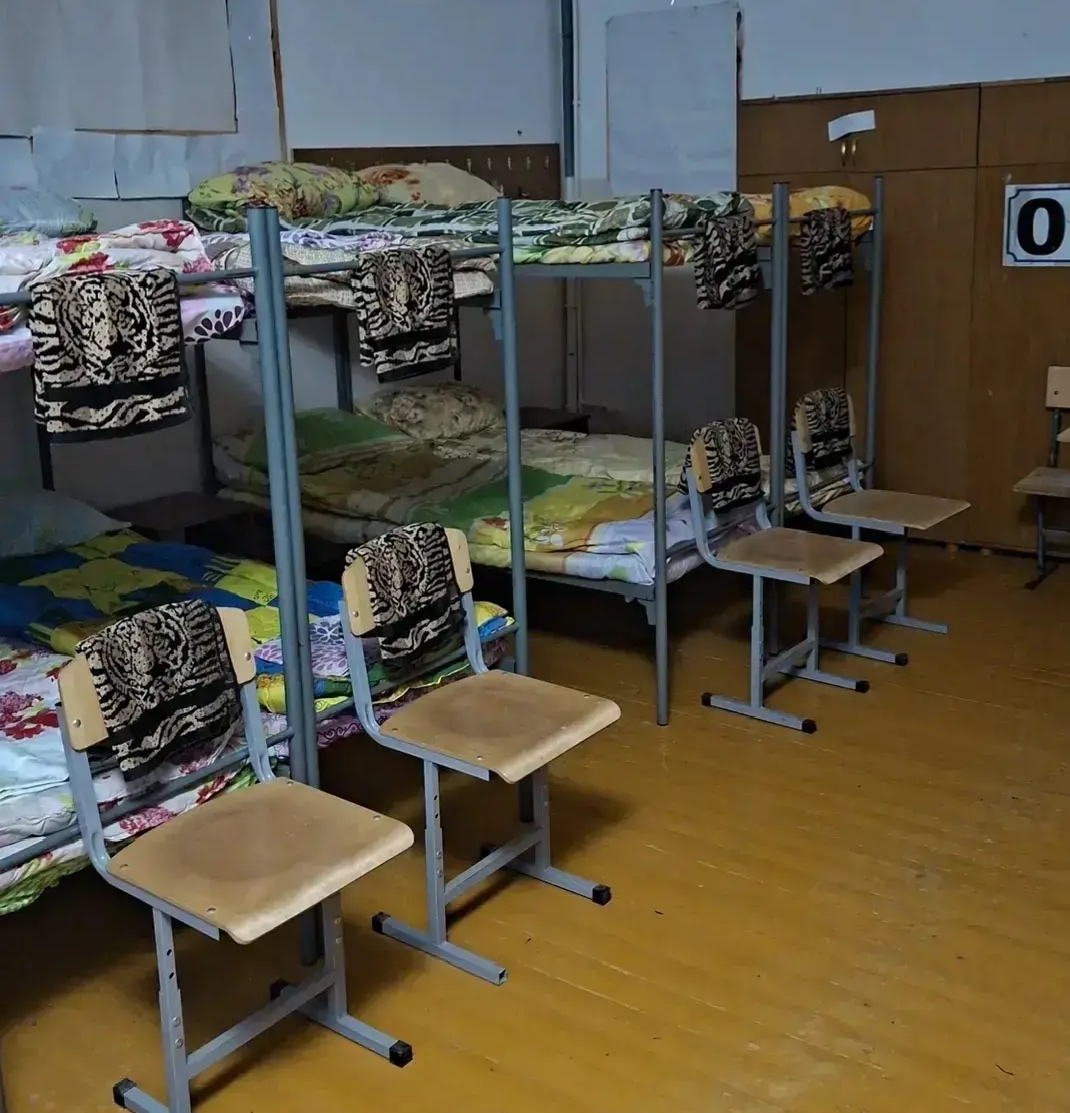 Запир Алхасов посетил пункты временного размещения граждан в г. Махачкале