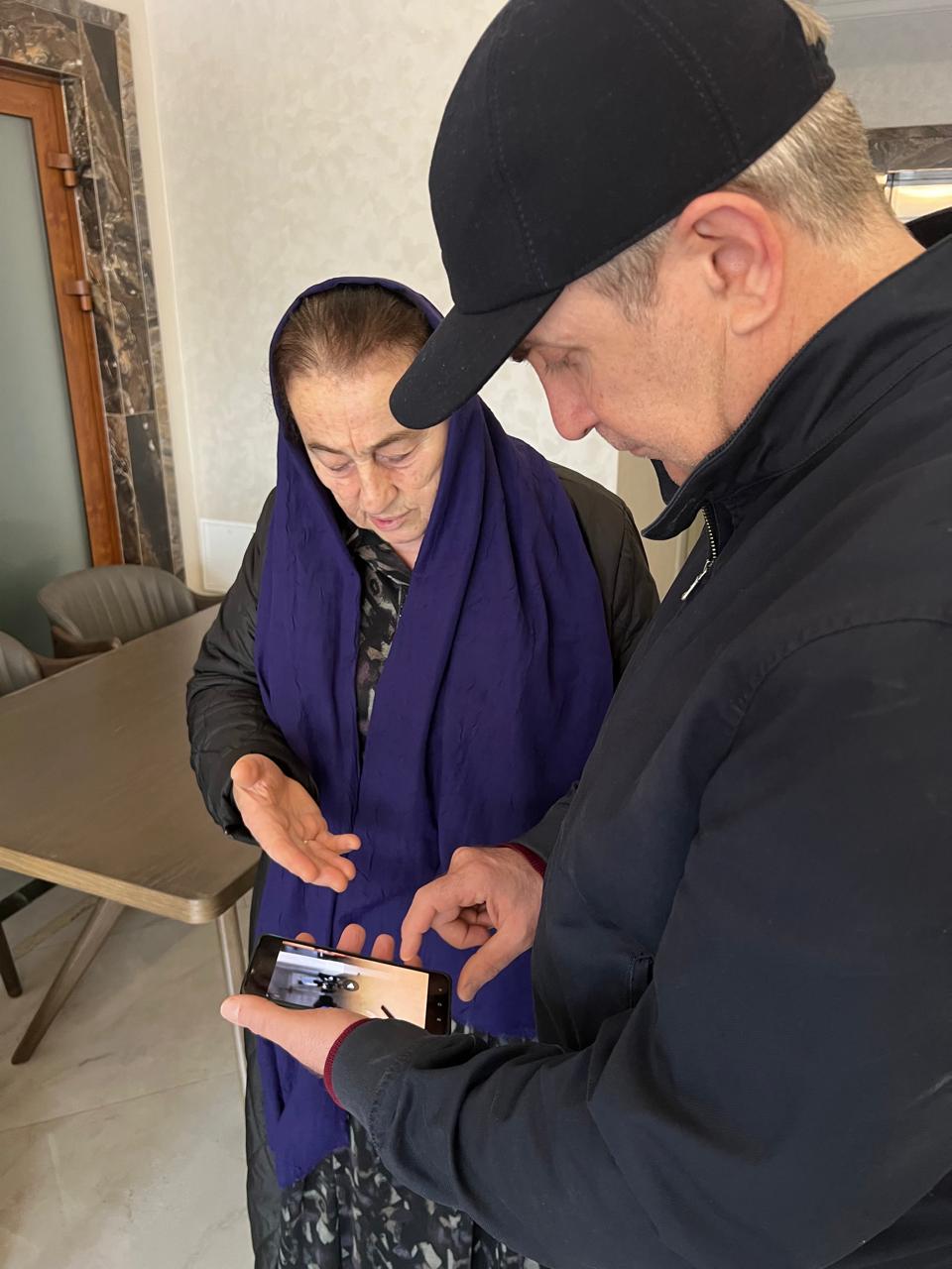 Запир Алхасов посетил пункты временного размещения граждан в г. Махачкале