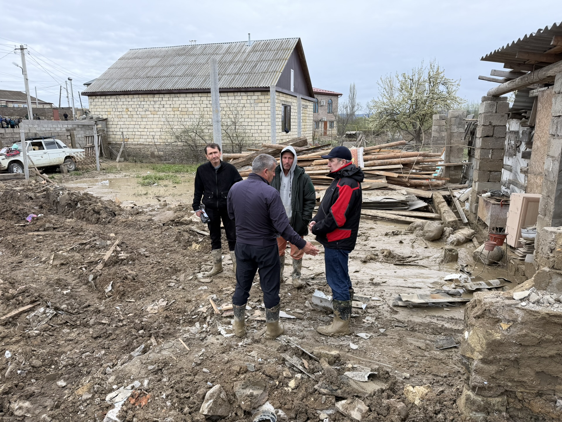 З.Алхасов посетил Дербентский район в связи с последствиями обильных осадков, приведших к подтоплению ряда населённых пунктов муниципалитета