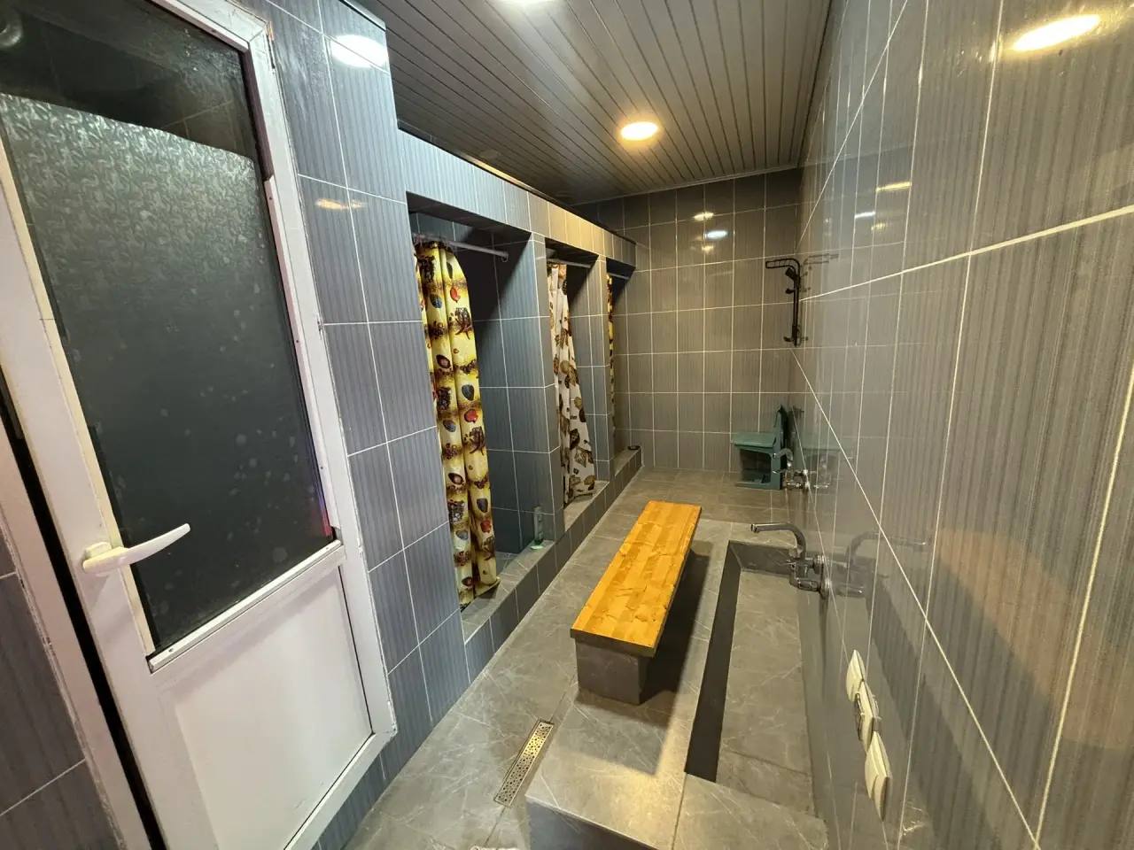 Накануне Уполномоченный посетил ГКУ РД «Караузекская средняя общеобразовательная школа им. Гаджи Хетагурова» Цунтинского района, основанную в 1962 году