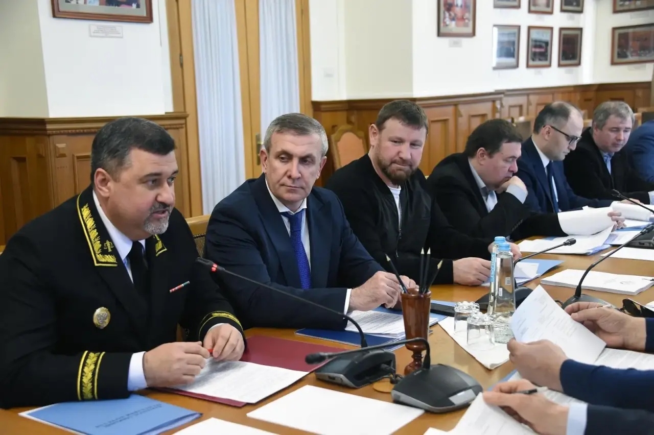 Уполномоченный принял участие в заседании профильного комитета Народного Собрания Республики Дагестан, в рамках которого был рассмотрен ежегодный доклад о деятельности Уполномоченного по правам человека в Республике Дагестан в 2025 году