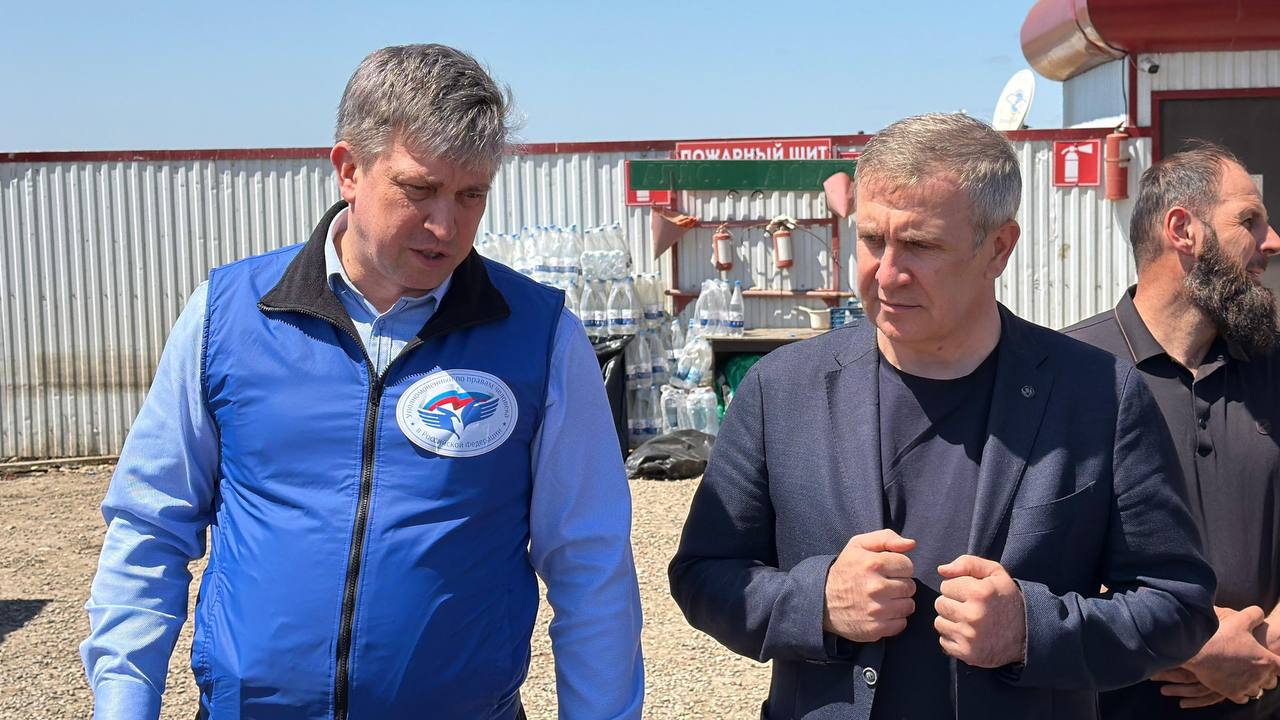 Запир Алхасов совместно с коллегами из Москвы посетил одно из наиболее пострадавших от подтопления населённых пунктов — село Адильотар Хасавюртовского района