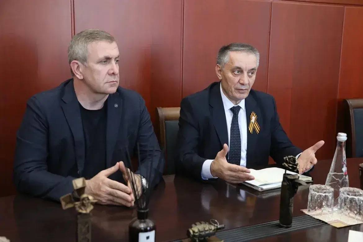 Запир Алхасов провёл встречу с вице-премьером РД Абдурахманом Махмудовым