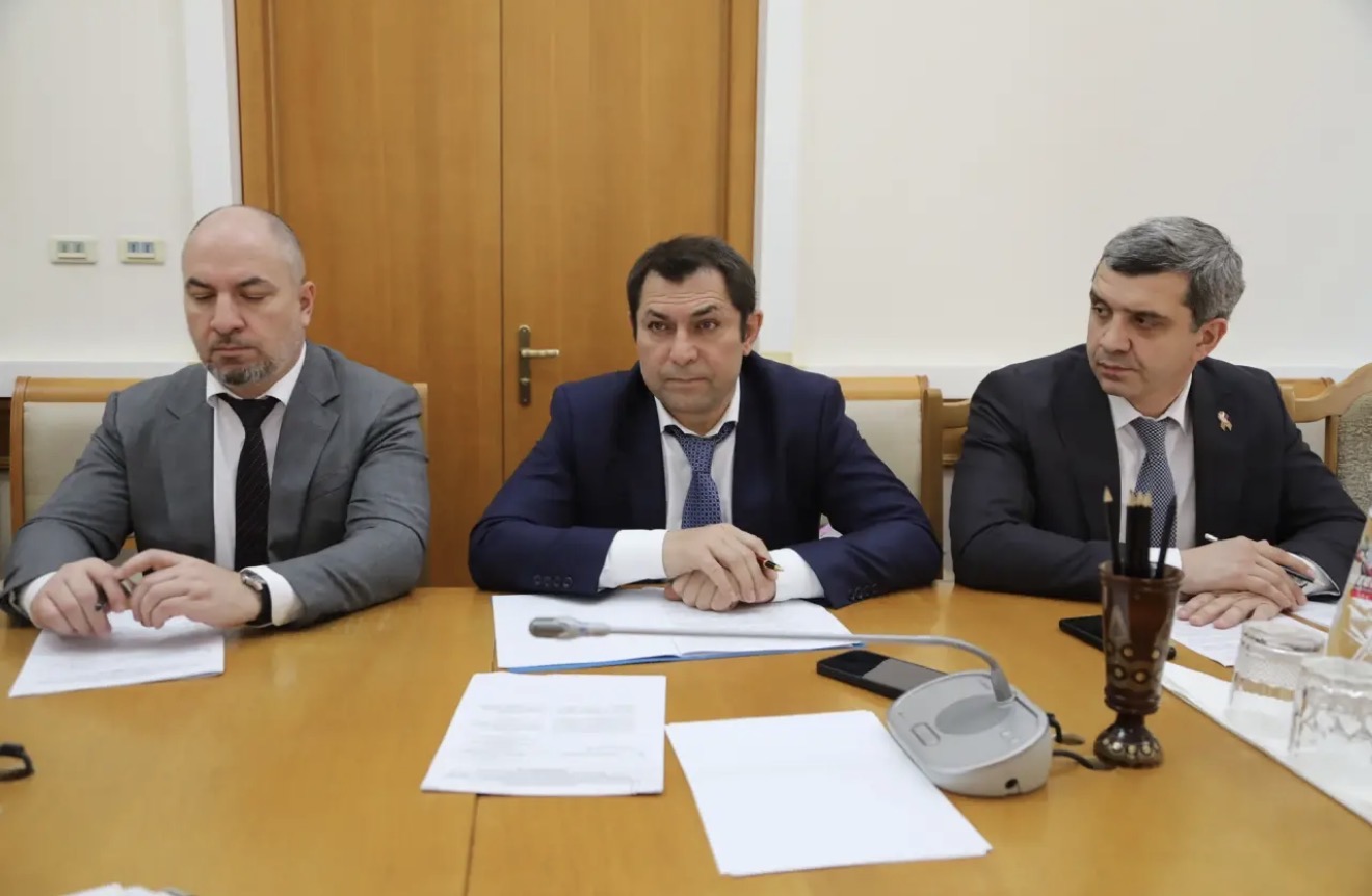 Запир Алхасов принял участие в заседании Межведомственной рабочей группы по реализации на территории Дагестана положений ФЗ «О пробации в Российской Федерации» – No 10-ФЗ.