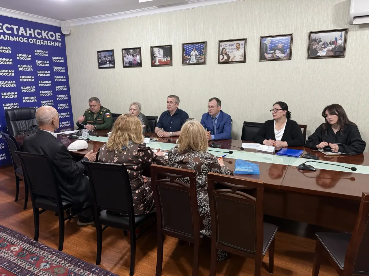 Запир Алхасов принял участие в приеме граждан на площадке ДРО Всероссийской политической партии «Единая Россия»