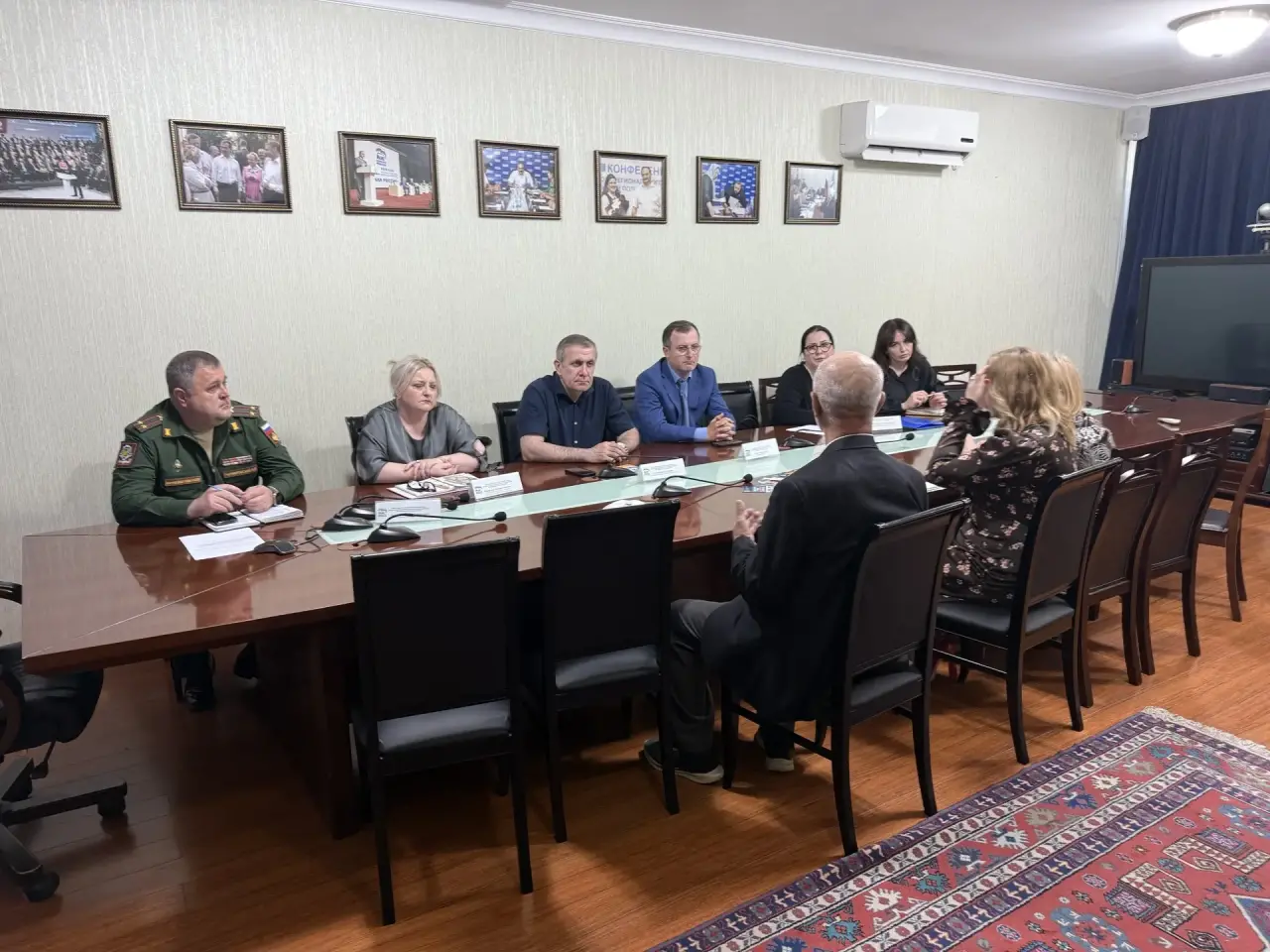 Запир Алхасов принял участие в приеме граждан на площадке ДРО Всероссийской политической партии «Единая Россия»
