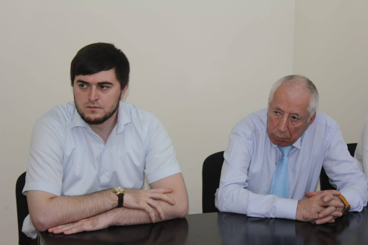 Запир Алхасов  провёл выездной приём граждан в городе Избербаш