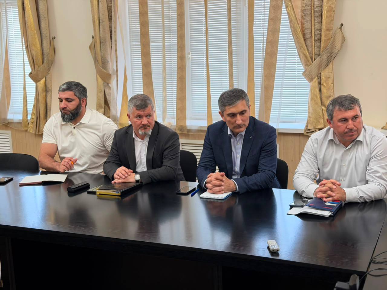 Запир Алхасов  провёл выездной приём граждан в городе Избербаш