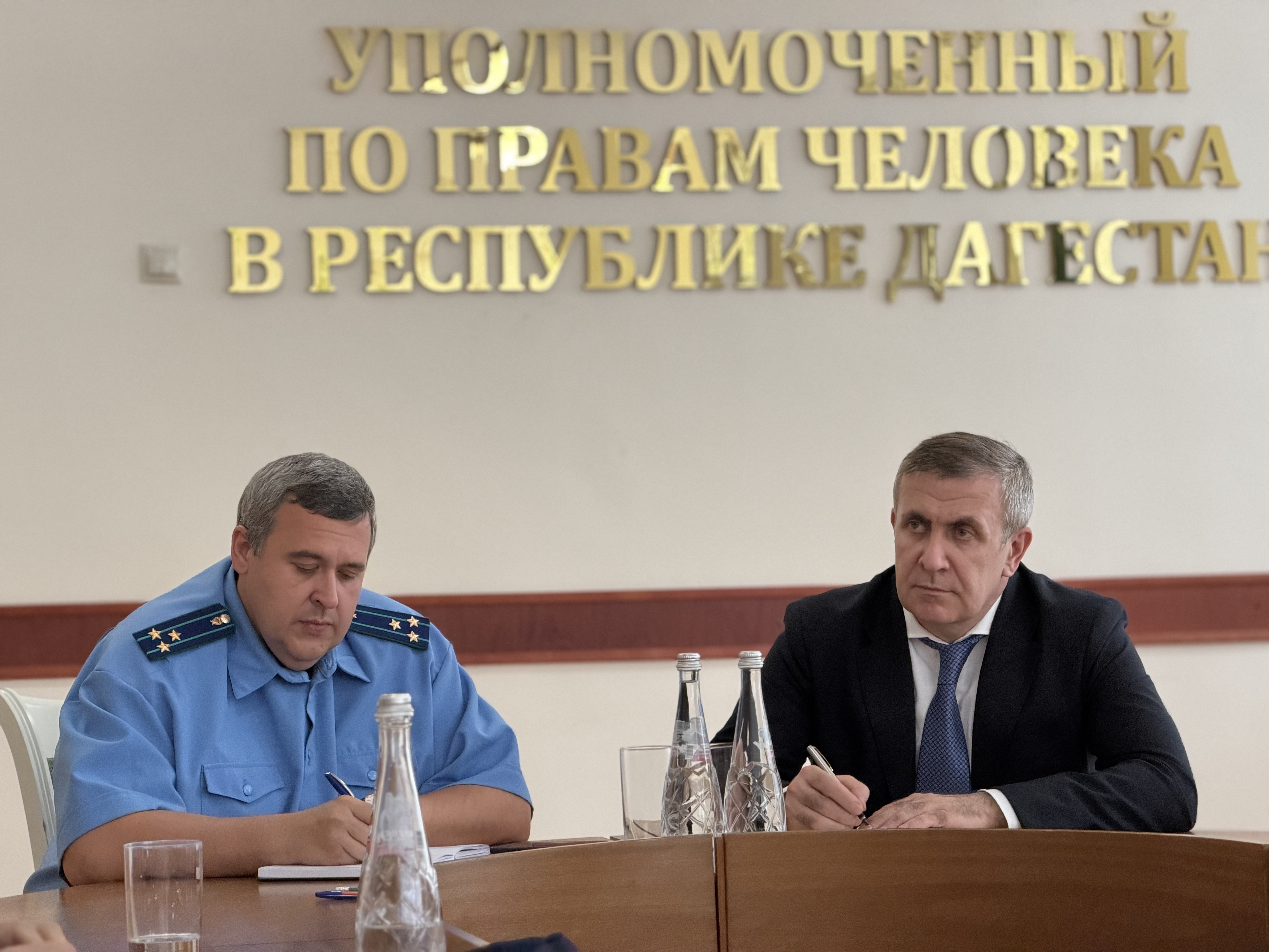 Омбудсмен Дагестана Запир Алхасов и Махачкалинский транспортный прокурор провели совместный приём граждан