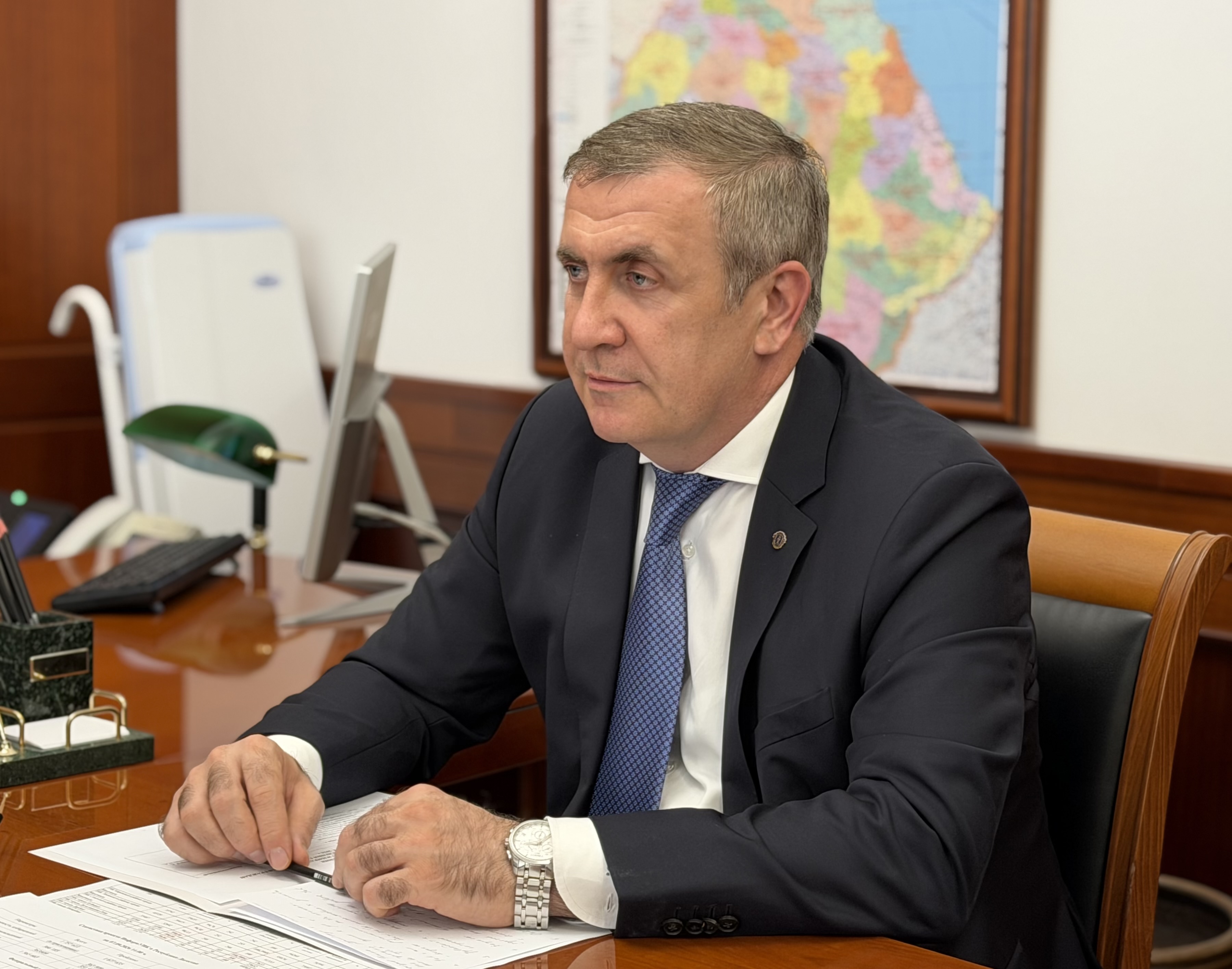 Уполномоченный Запир Алхасов провел рабочую встречу с Председателем Избирательной комиссии Республики Дагестан Магомедом Дибировым.