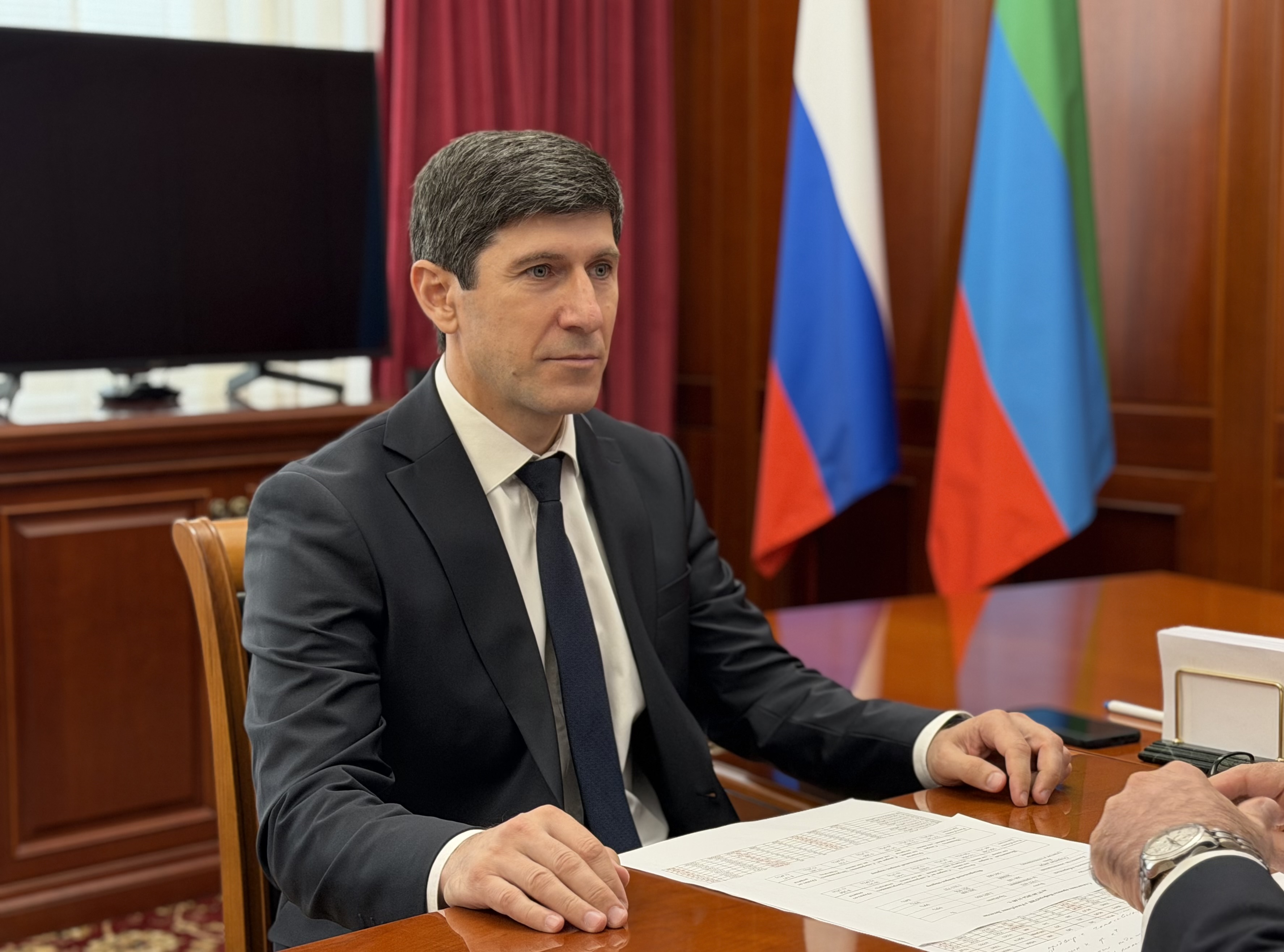 Уполномоченный Запир Алхасов провел рабочую встречу с Председателем Избирательной комиссии Республики Дагестан Магомедом Дибировым.