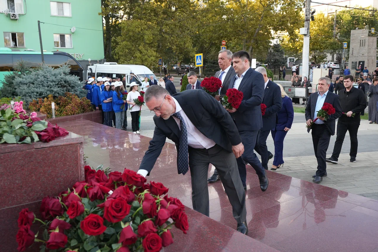 В Дагестане прошли мероприятия, посвящённые Дню языков народов России и 103-летию со дня рождения Народного поэта Дагестана Расула Гамзатова