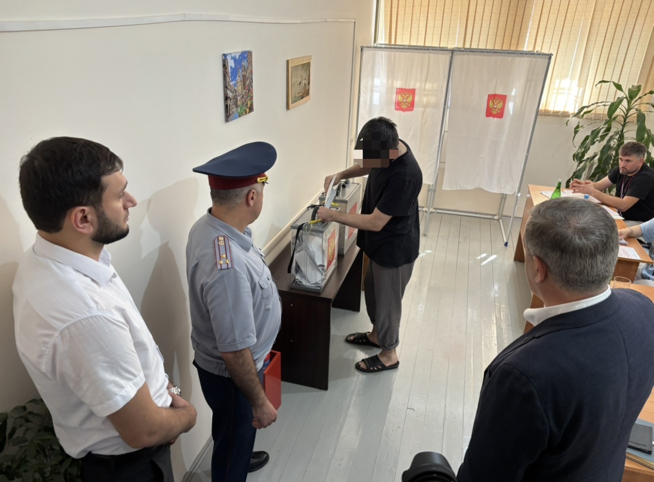 Запир Алхасов проверил условия для реализации избирательного права гражданами, содержащимися под стражей в СИЗО-1 города Махачкалы